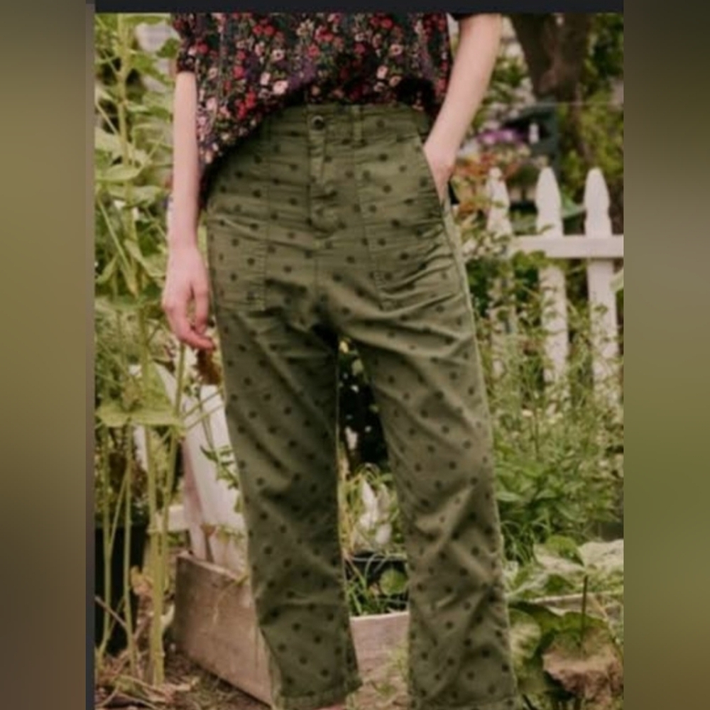 THE GREAT Ranger Pants in Army Green with Black Polka Dot. Size 27